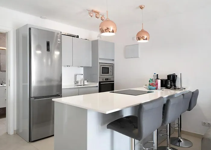 Puerto Chico E Lejlighed